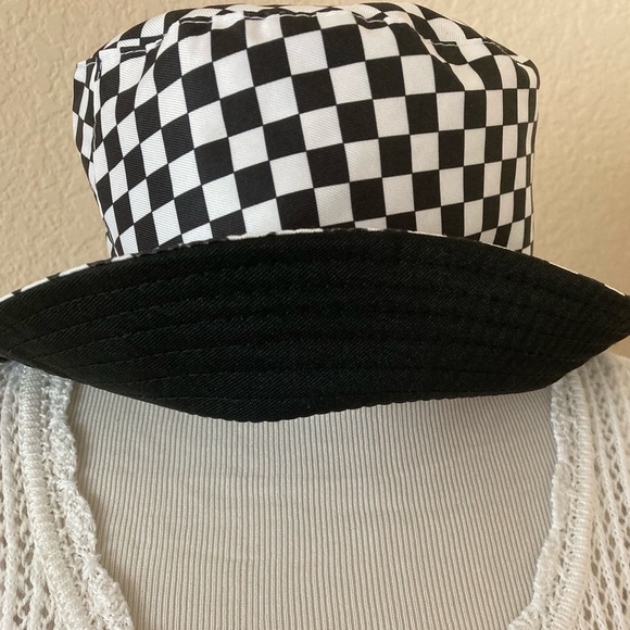Bucket hat checkers black white hat reversible hat new with tag hat - Picture 5 of 9